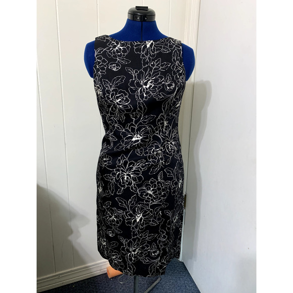 AnnTaylor Sheath Dress 6 Petite Silk Back White FLoral Career Church Brunch NWOT - Picture 1 of 9
